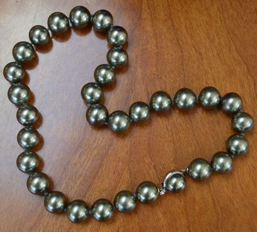 Large Faux Pearl Necklace Choker - image 3