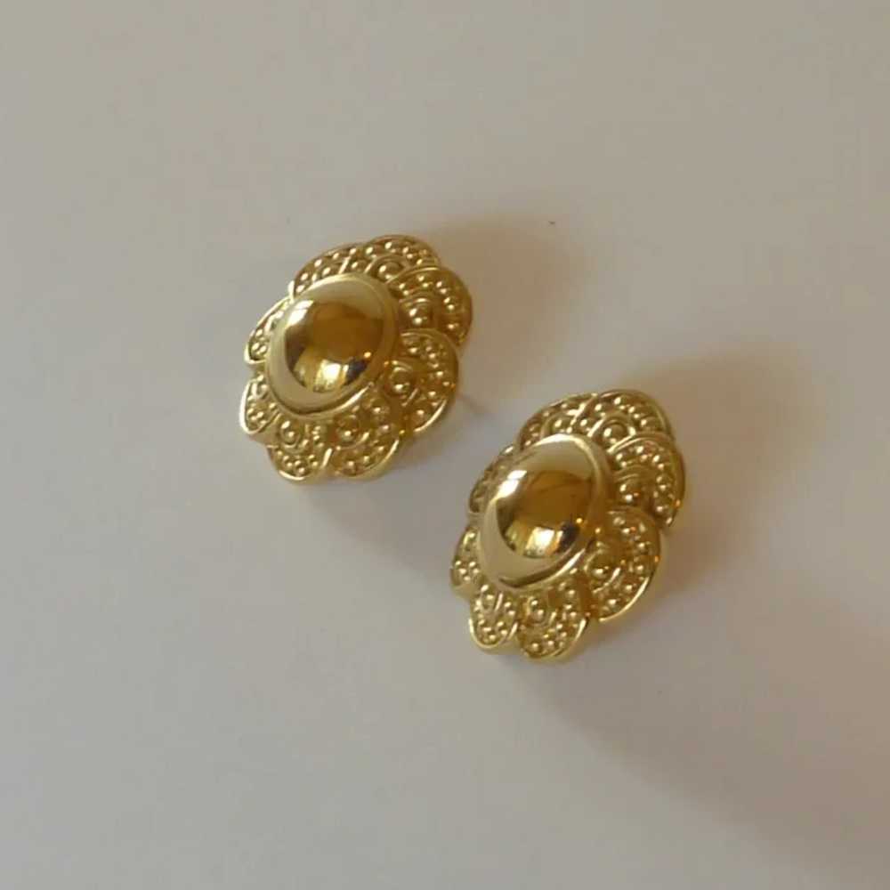 Trifari Signed Gold Tone Round Pierced Earrings - image 4