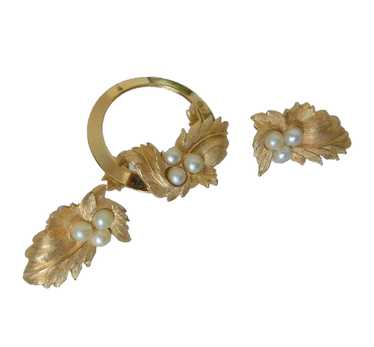 "Endearing" 1960 Sarah Coventry Pin and Clip Earr… - image 1