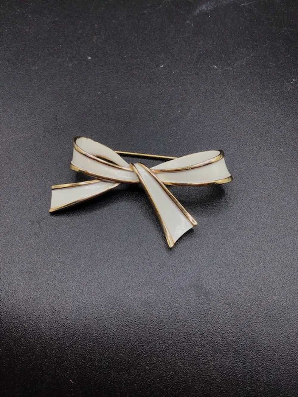 Trifari White Enamel Bow Pin Designer Collectible… - image 2