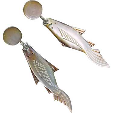 Gorgeous FISH Carved Mother of Pearl Vintage Dang… - image 1