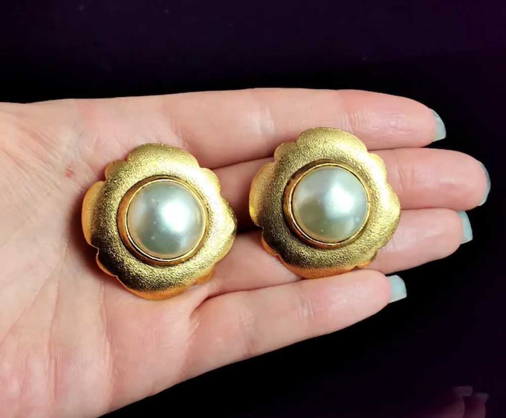 Vintage Chanel Faux pearl clip on earrings, Gold … - image 11