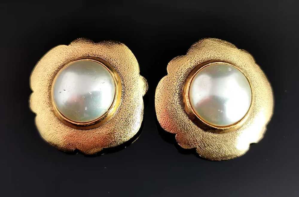 Vintage Chanel Faux pearl clip on earrings, Gold … - image 3