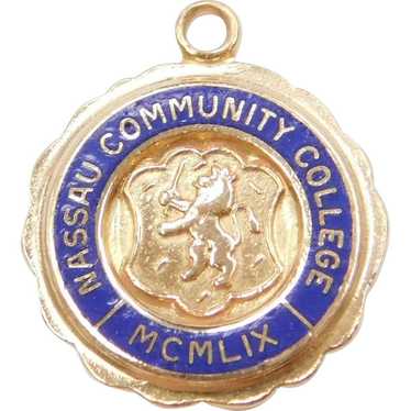 14k Gold Nassau Community College MCMLIX Charm wi… - image 1