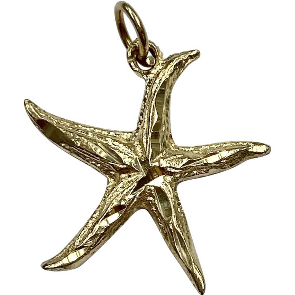 Sea Star or Starfish Vintage Nautical Charm 14K G… - image 1