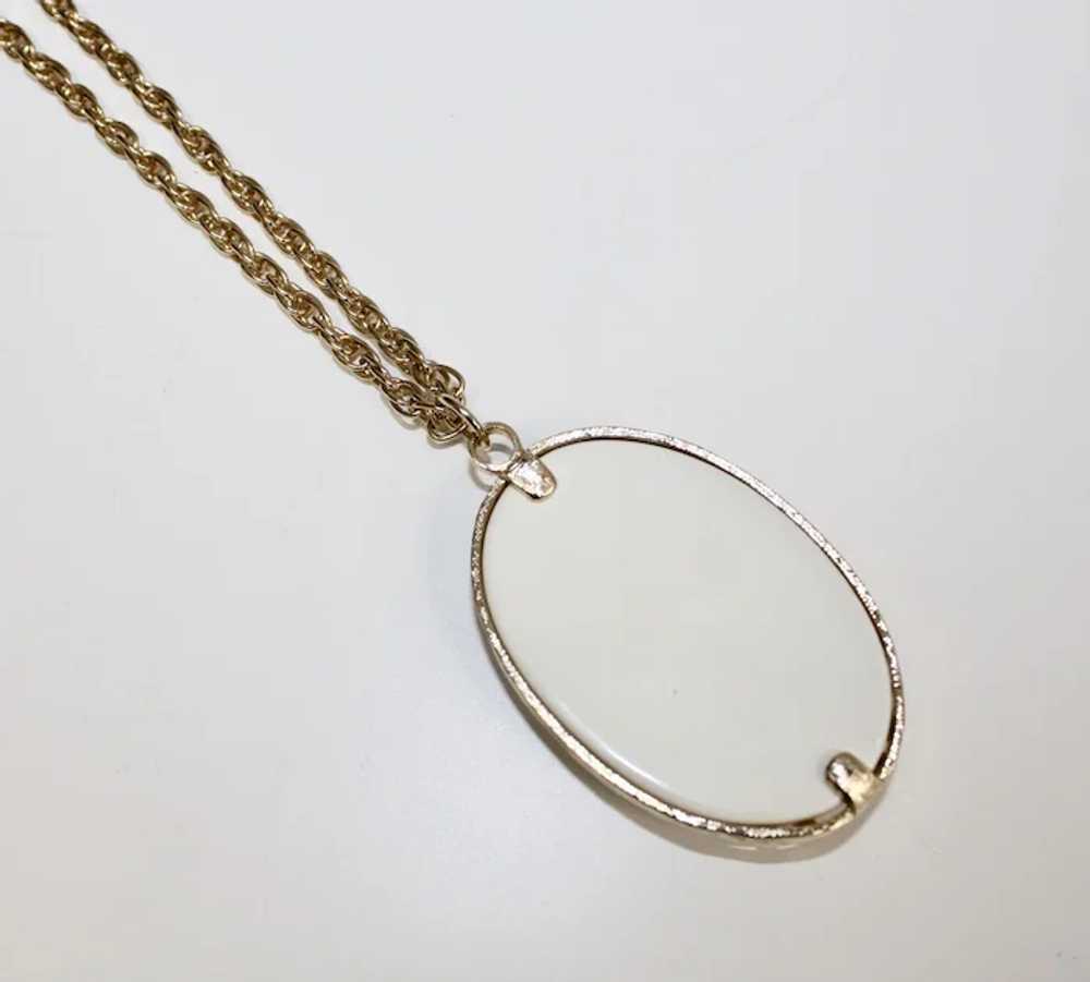 Sarah Coventry Large Creamy White Lucite Goldtone… - image 3