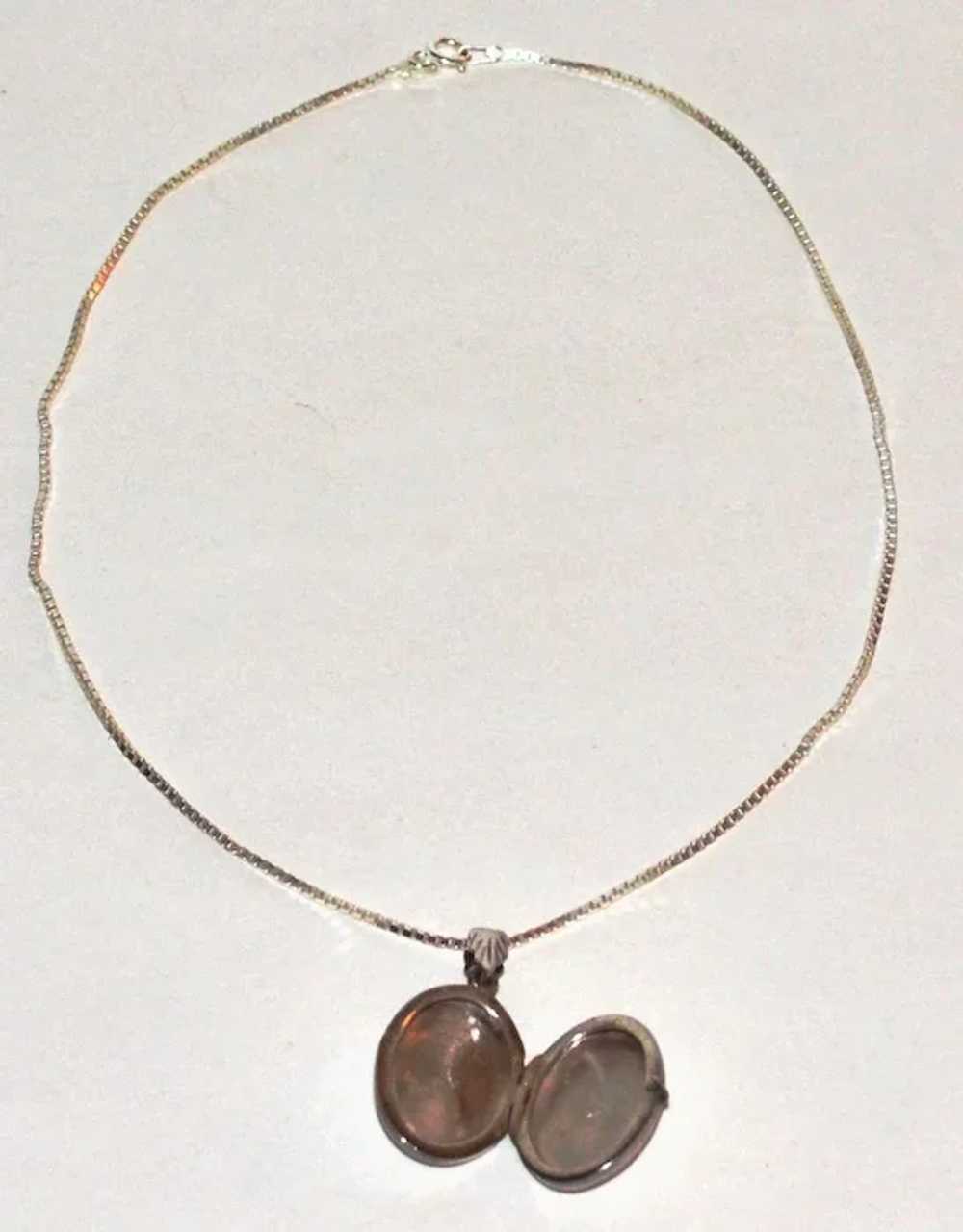 1950s Etched Sterling Locket Pendant Necklace - image 5