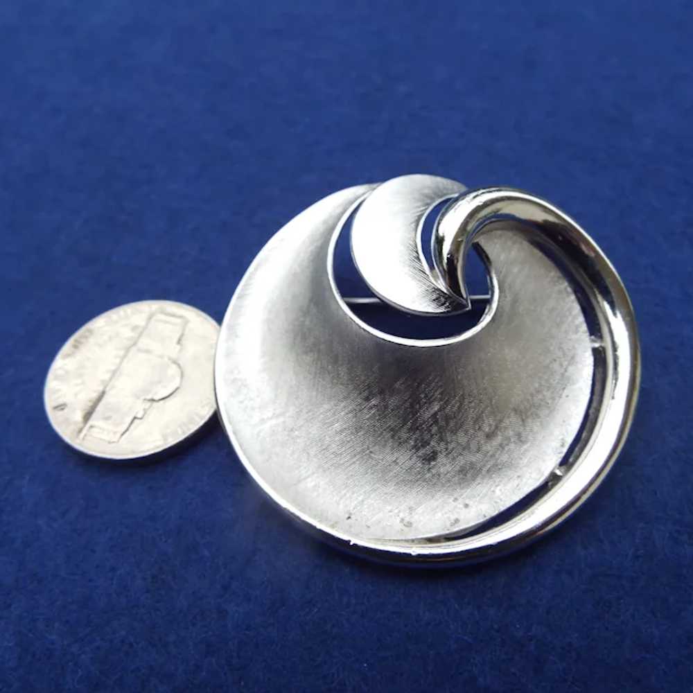 Classic Trifari 1960s Swirl Brooch, Signed, Satin… - image 3