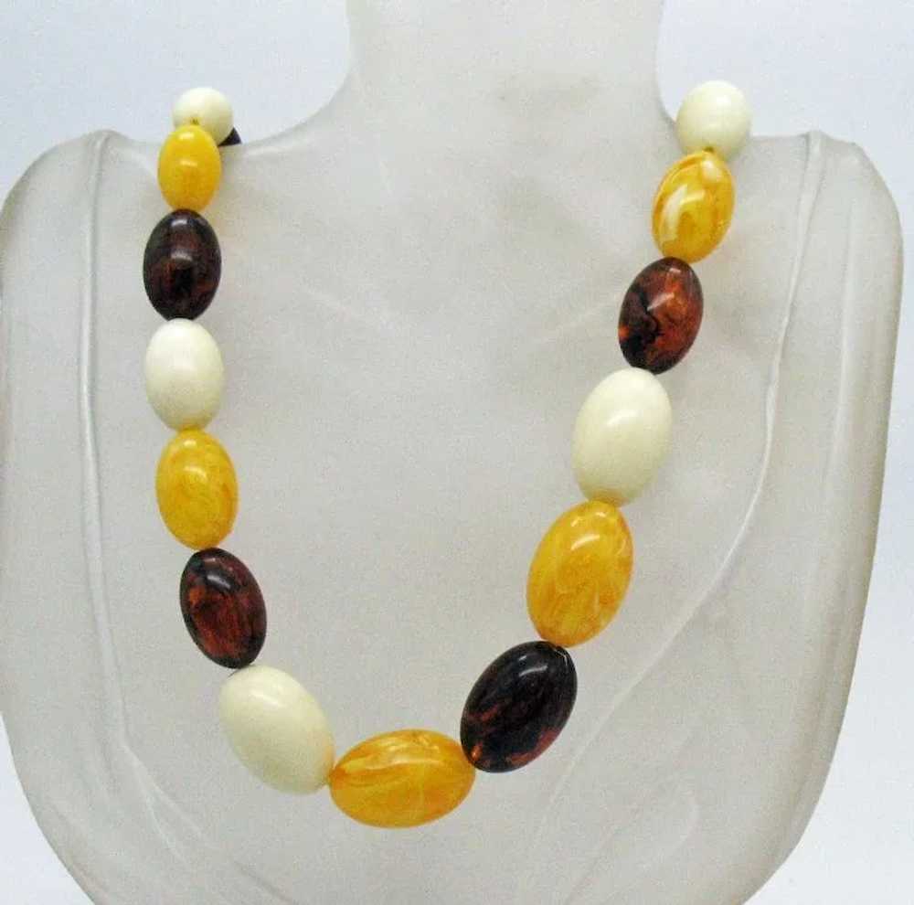 Bold Vintage Lucite Barrel Bead Necklace Cream Eg… - image 2