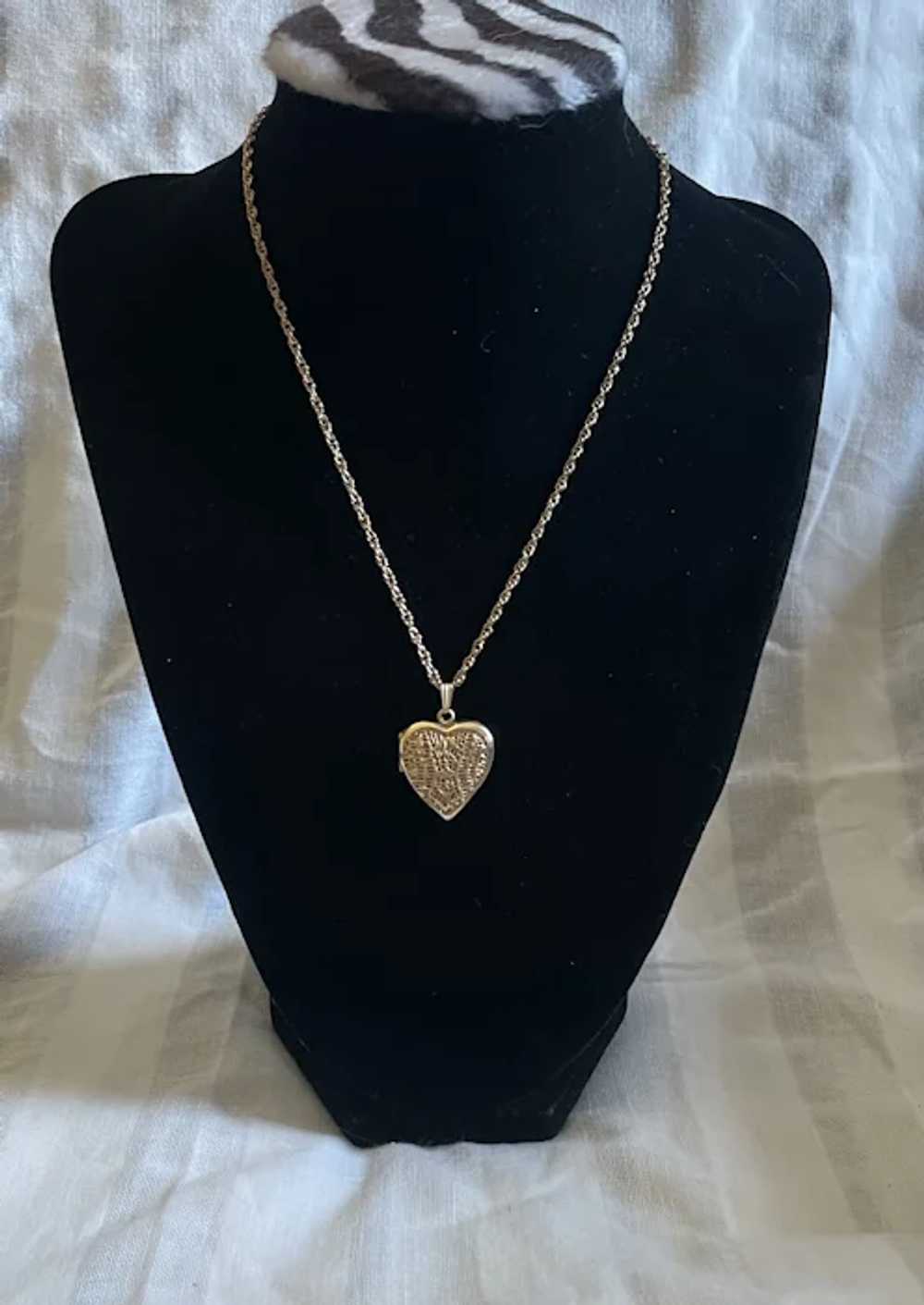 Vintage Gold Filled Filigree Heart Locket Pendant… - image 3
