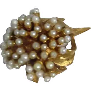 BSK Signed Goldtone and Faux Pearl Brooch/Pin