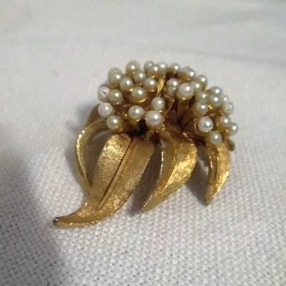 BSK Signed Goldtone and Faux Pearl Brooch/Pin - image 3