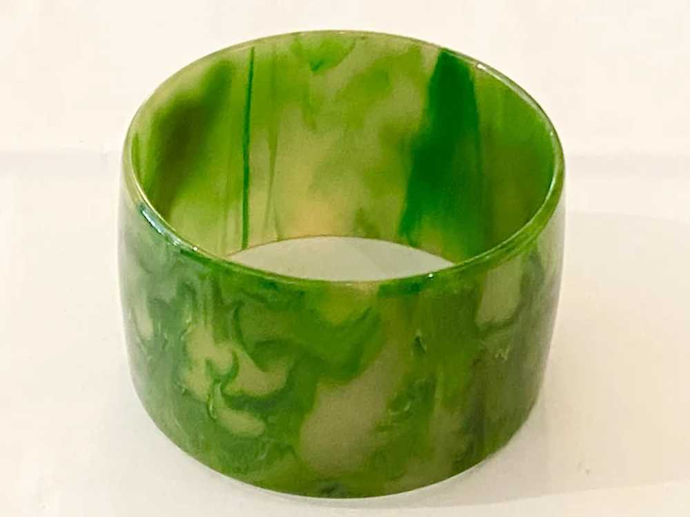 Exquisite 1930 Faux Jade Green Bakelite Marbelize… - image 2