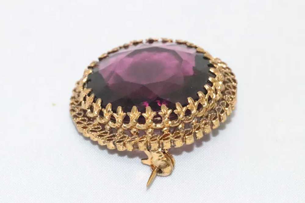 Vintage Gold Tone Austrian Gemstone Filigree Broo… - image 3