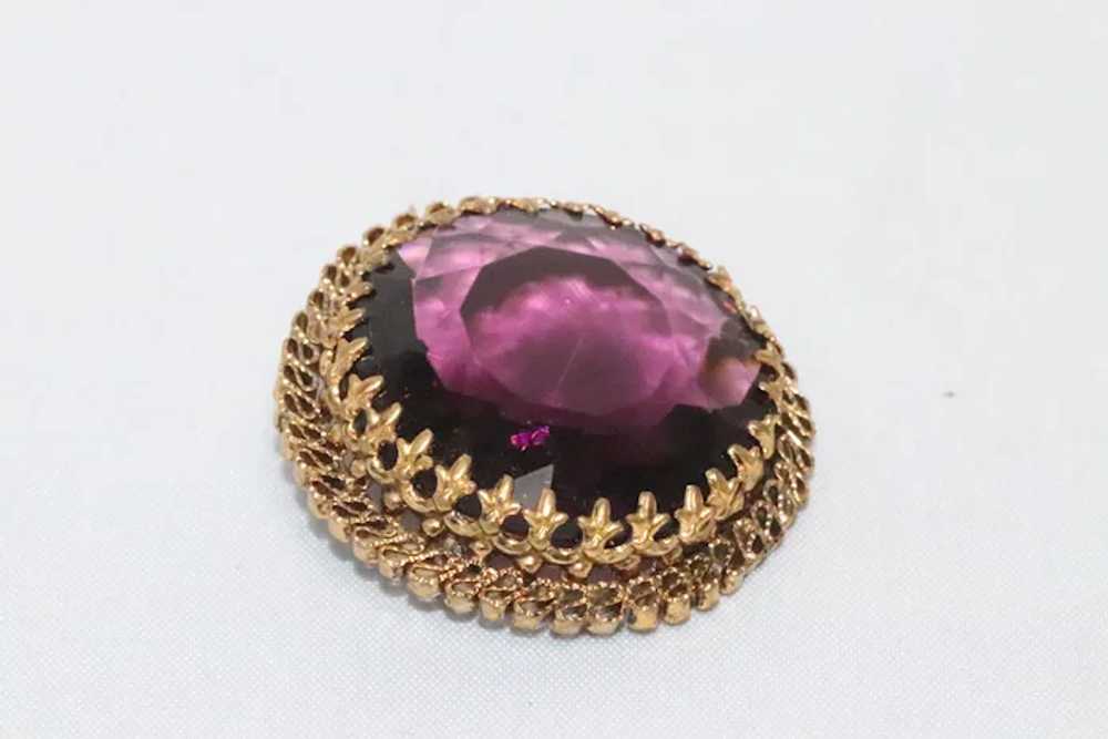 Vintage Gold Tone Austrian Gemstone Filigree Broo… - image 4