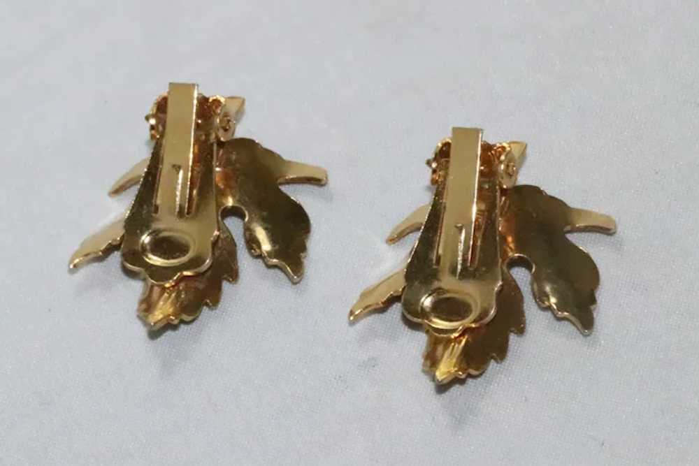 Vintage Clip On Leaf Earrings - image 3