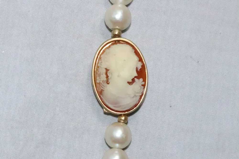 Vintage Cameo Necklace with imitation Pearls - image 4