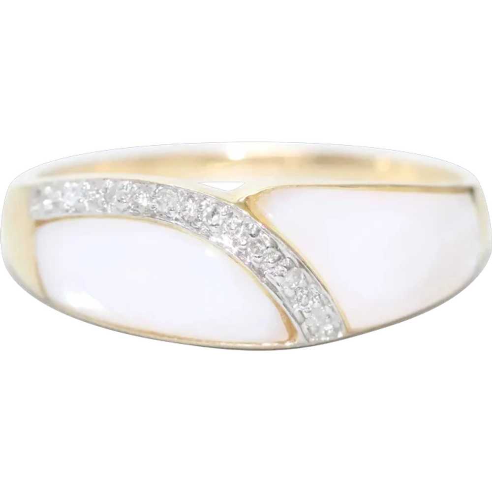 14KT Yellow Gold Mother of Pearl .12CT Diamond Ri… - image 1