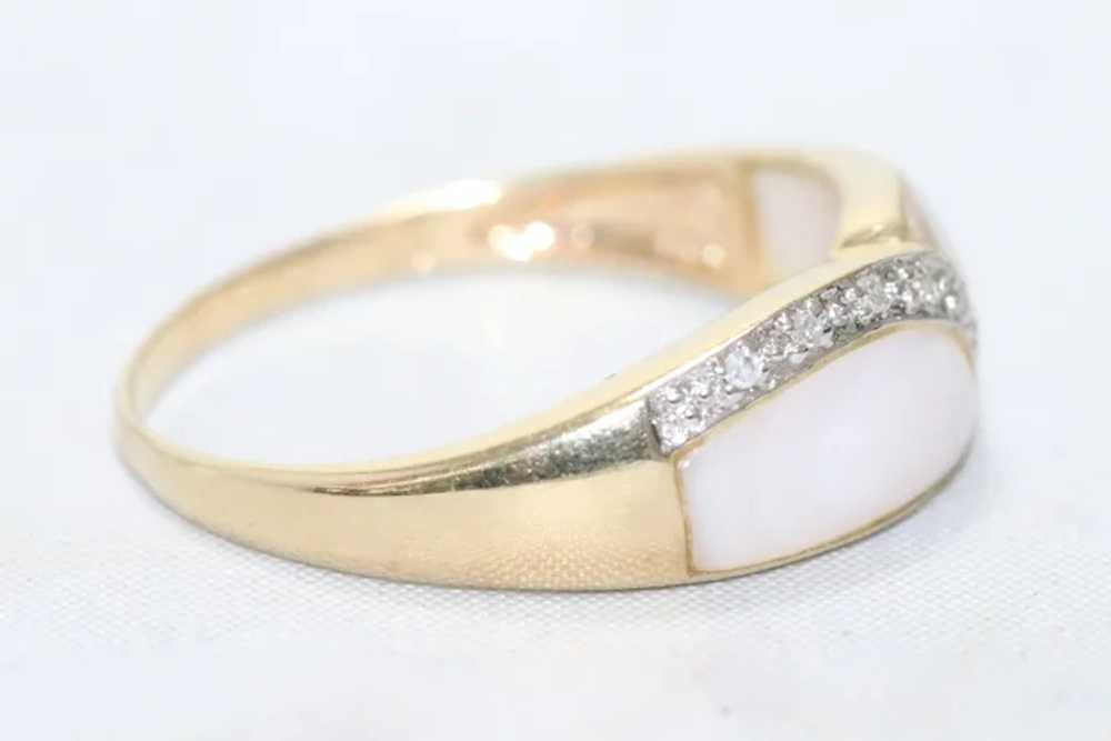 14KT Yellow Gold Mother of Pearl .12CT Diamond Ri… - image 2