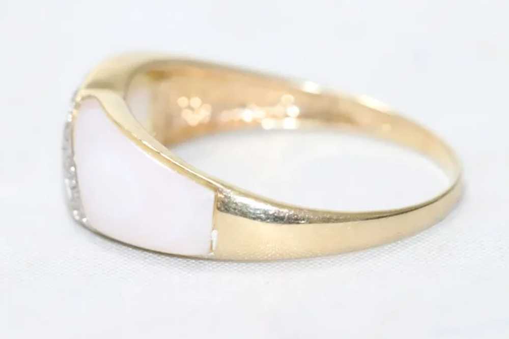 14KT Yellow Gold Mother of Pearl .12CT Diamond Ri… - image 4