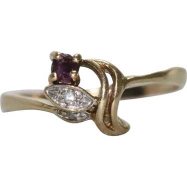 10KT Yellow Gold Diamond Ruby Ring