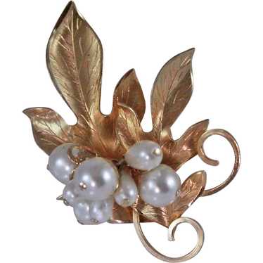 Faux Pearl Floral Gold Tone Brooch c1950s