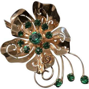 Fun 1950's Gold Tone Flower Pin with Emerald Gree… - image 1