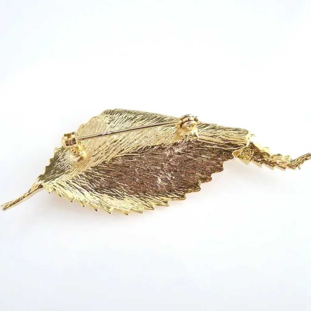 Autumn leaf brooch gold textured design - image 3