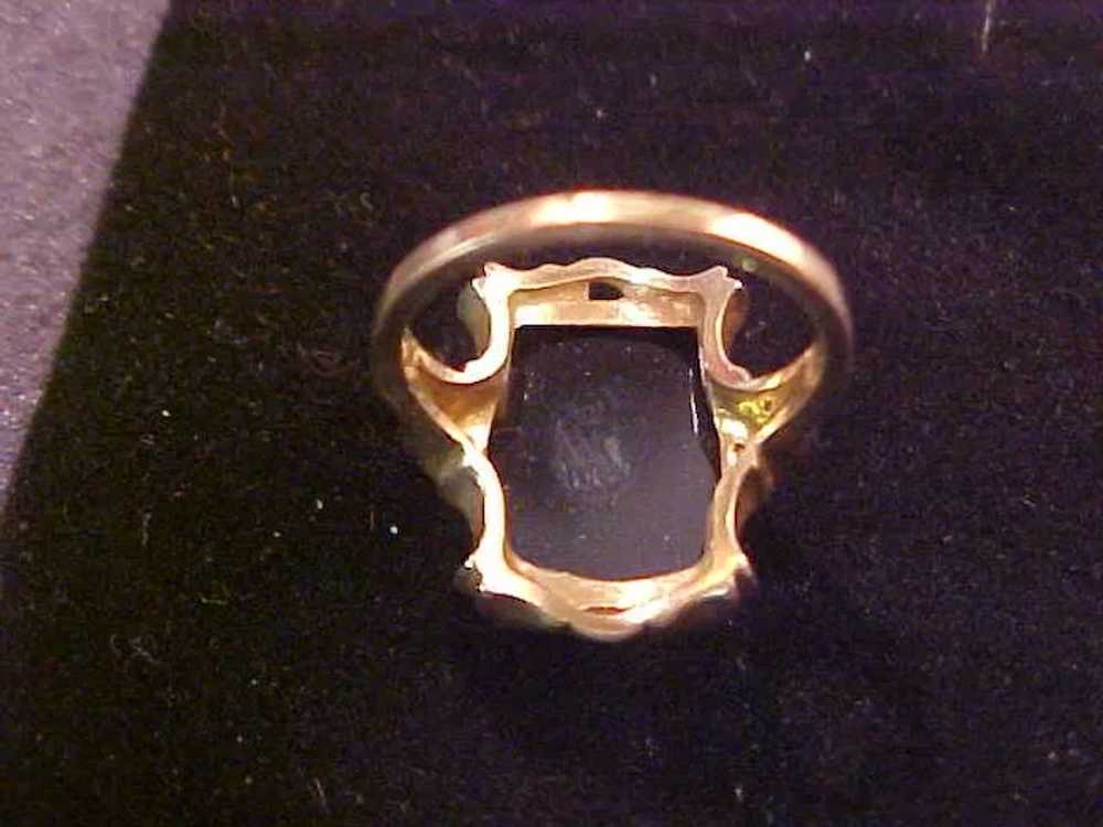 10 Karat Gold Black and White Cameo Ring - image 6