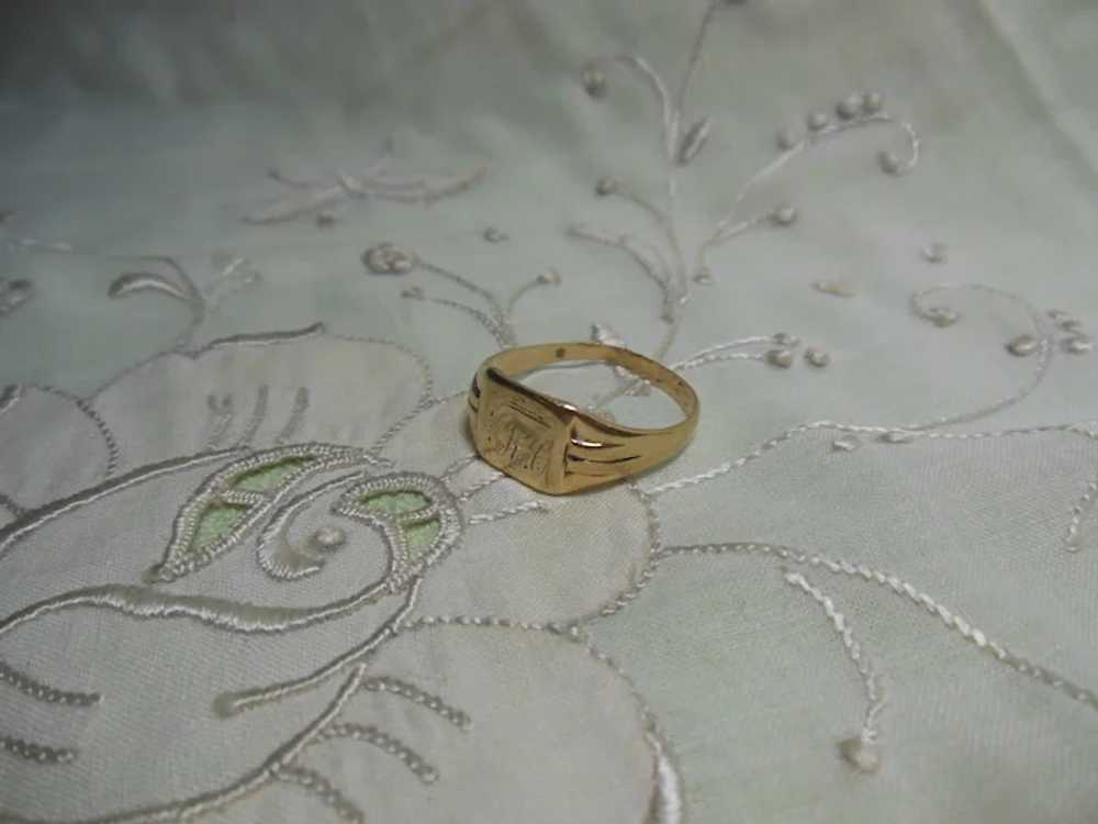 9 Kt Gold Signet Ring English HM - image 6