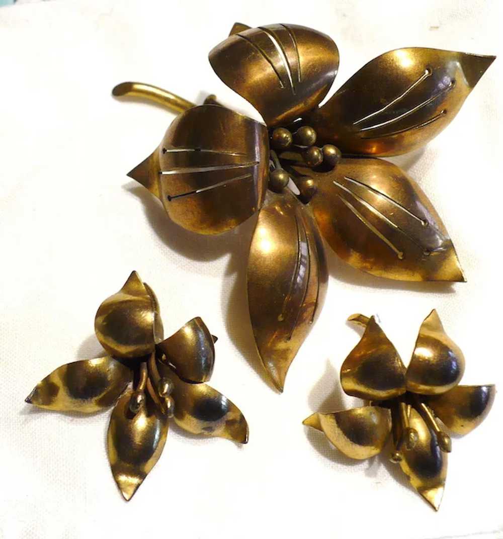 Brass Flower Pin & Earrings - image 4