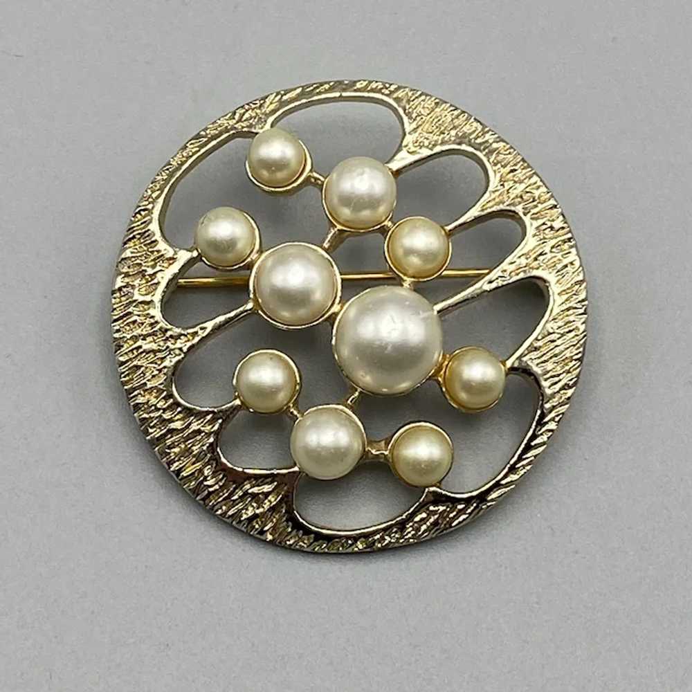 Emmons Pearly Realm Brooch 1972 Gold Tone Textured - image 3