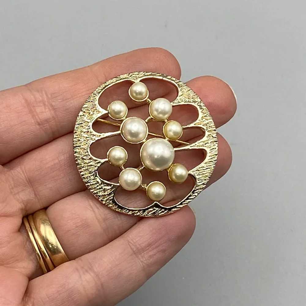 Emmons Pearly Realm Brooch 1972 Gold Tone Textured - image 7