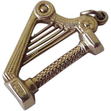 Celtic Harp Brooch Gold