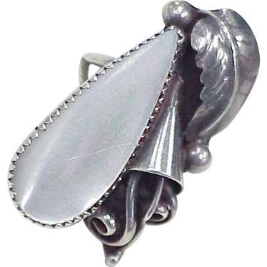 Vintage Native American Ring Sterling Silver & Wh… - image 1