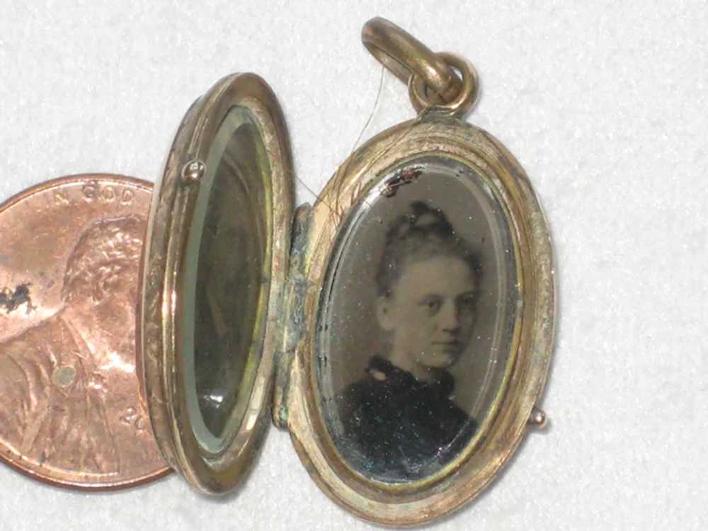 Victorian Gold Filled Locket with Floral Engravin… - image 6