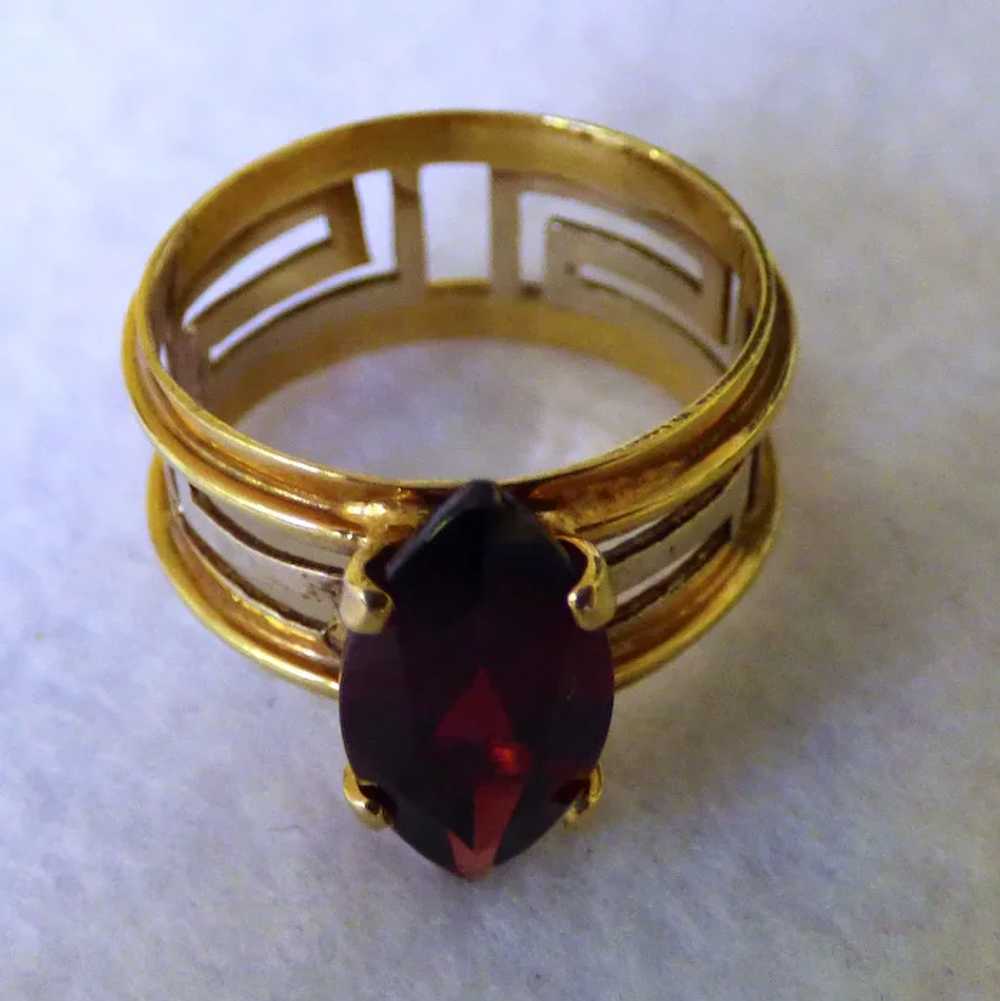 18K Ring With Garnet - image 2