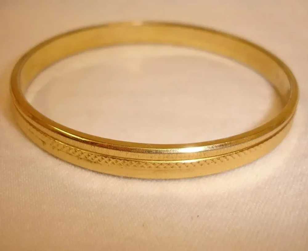 Vintage  Gold Tone Textured Bangle Bracelet - image 5