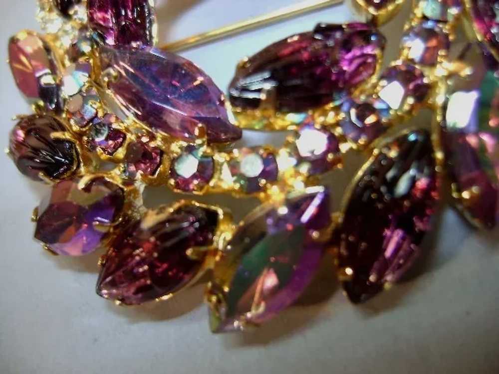 VINTAGE Unsigned Beautiful Purple and Crystal Bro… - image 3