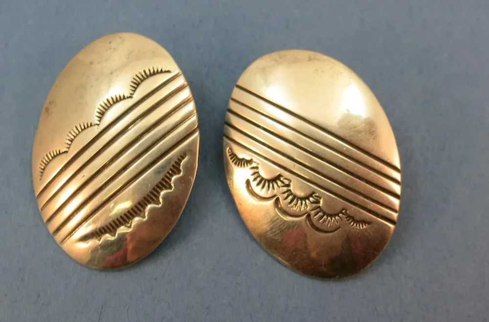VINTAGE  Mismatched Oval Clip Earrings  Interesti… - image 2