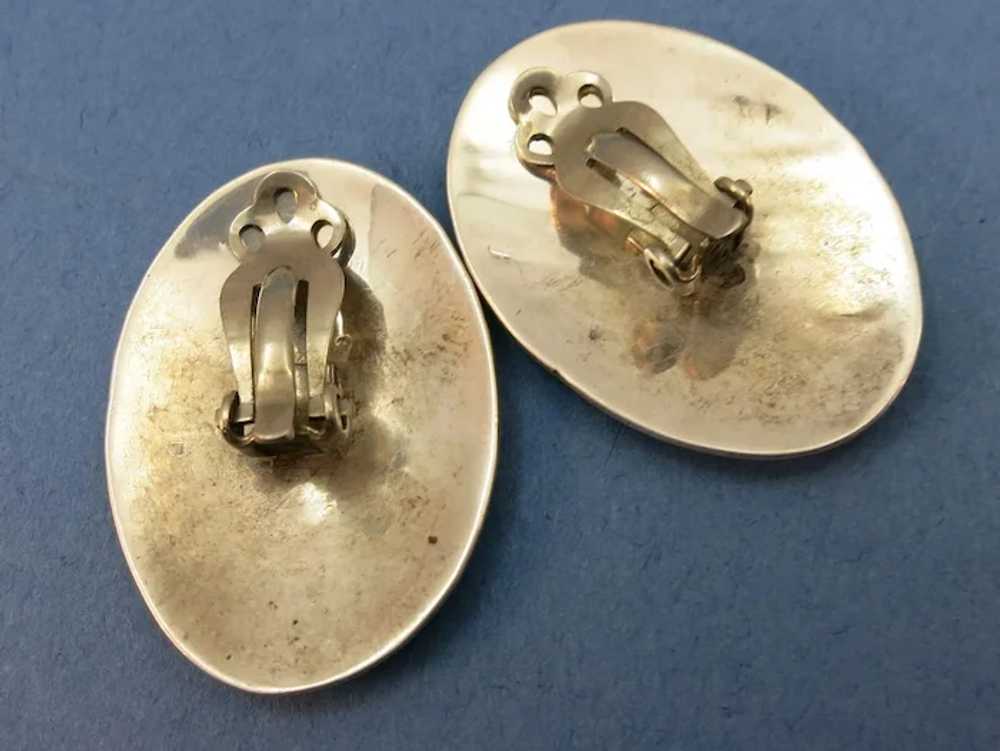 VINTAGE  Mismatched Oval Clip Earrings  Interesti… - image 3