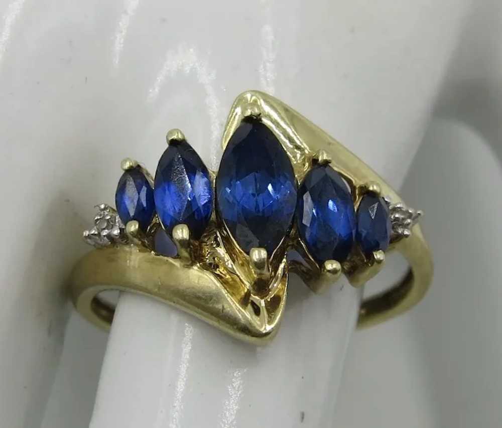 VINTAGE 10k Yellow Gold Ring with Sapphires and d… - image 4