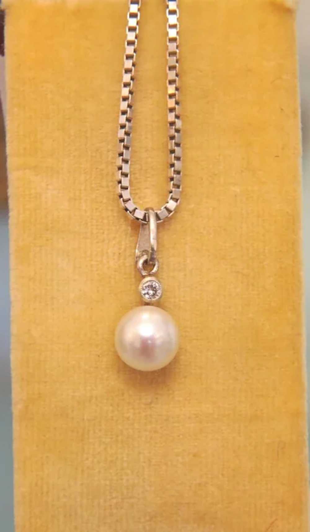 Vintage Diamond and pearl pendant, 14K white gold… - image 3