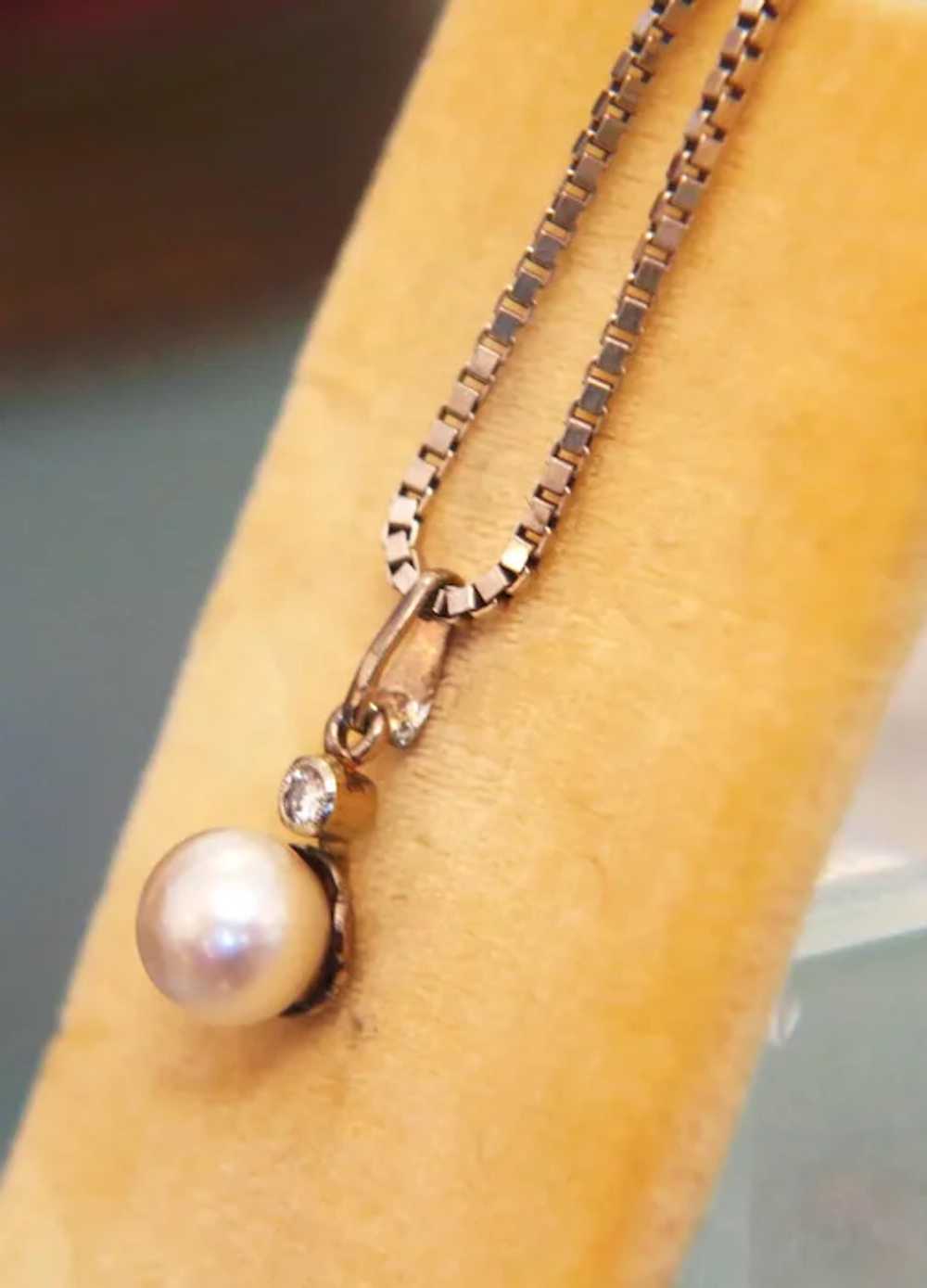 Vintage Diamond and pearl pendant, 14K white gold… - image 5