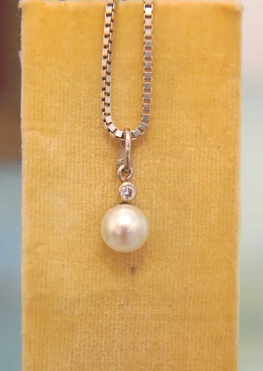 Vintage Diamond and pearl pendant, 14K white gold… - image 7