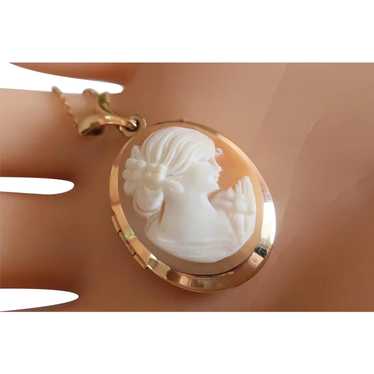 Lovely Vintage Two-Picture Gold-Filled Cameo Locke