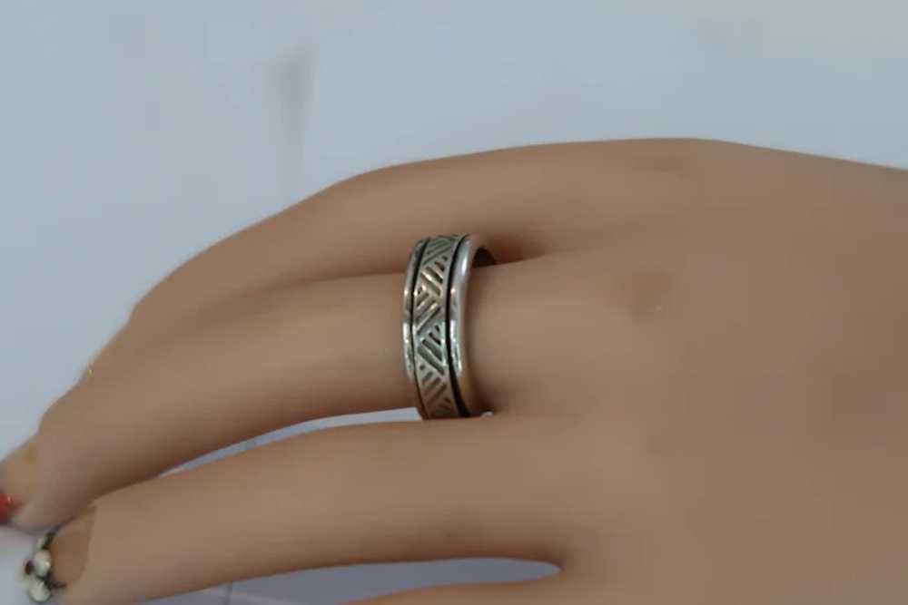 Vintage Sterling Silver Roller Ring With Decorati… - image 9