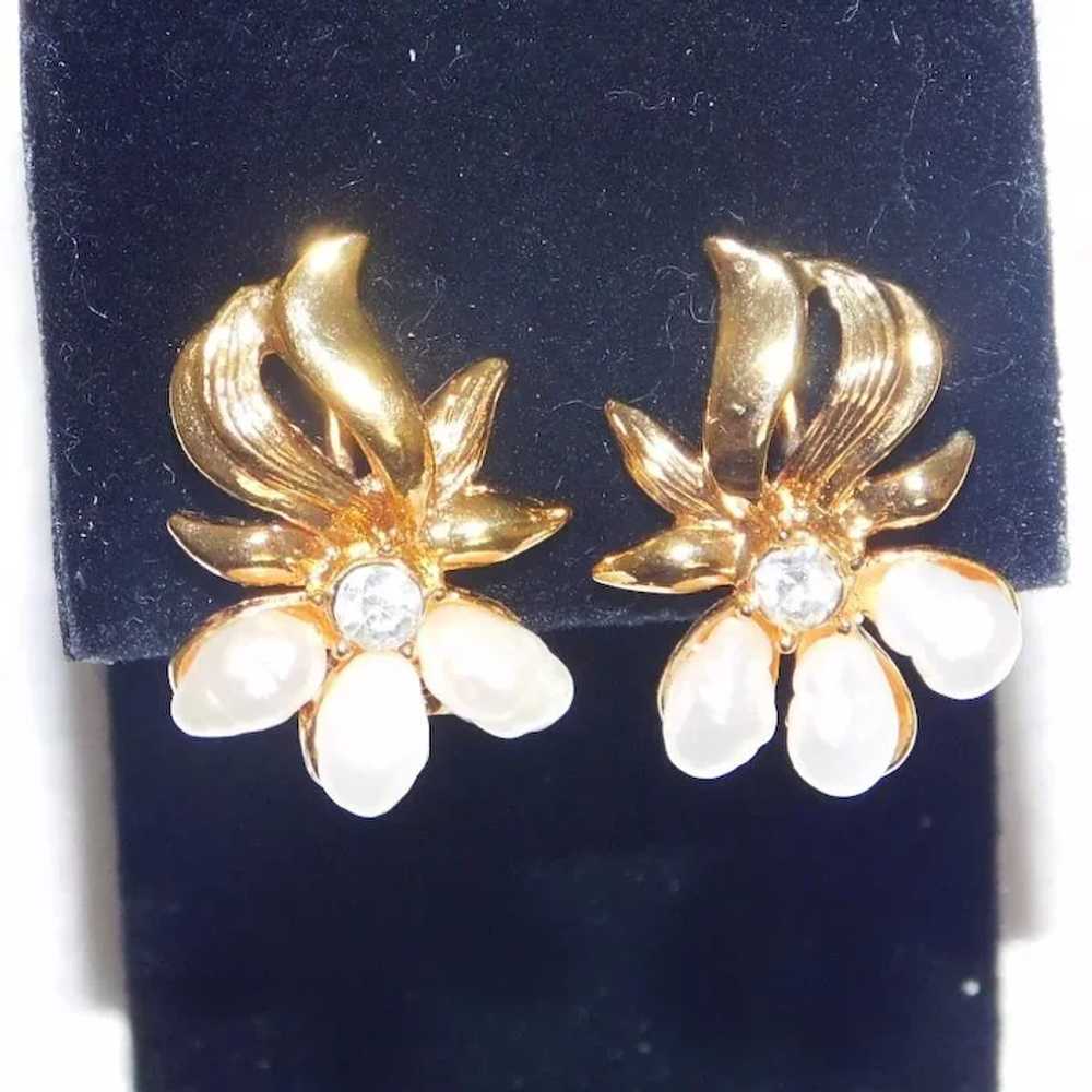 Vintage 1980's Avon clip style earrings with cult… - image 2
