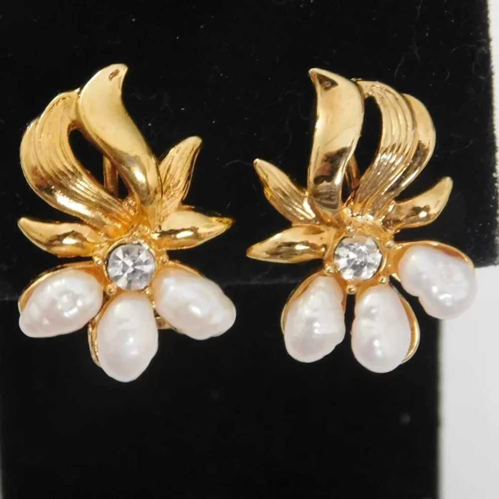 Vintage 1980's Avon clip style earrings with cult… - image 5