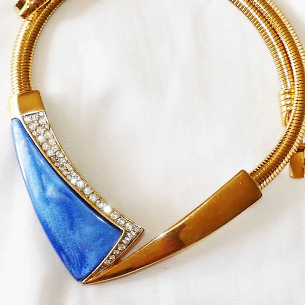 Modernist blue Lucite choker necklace designer Ku… - image 11